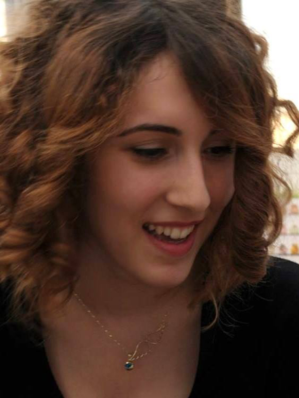 Ela Gülhan