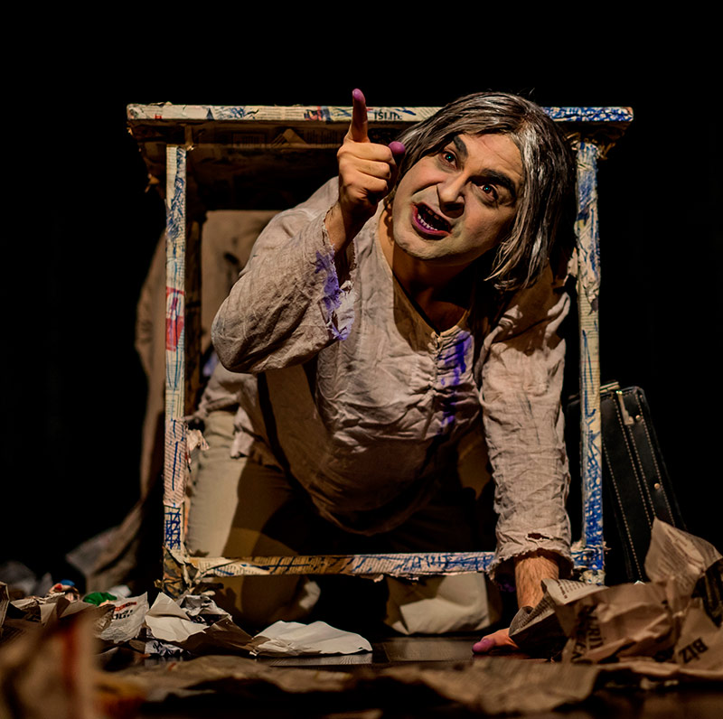 Bir Delinin Hatıra Defteri Galeri 2