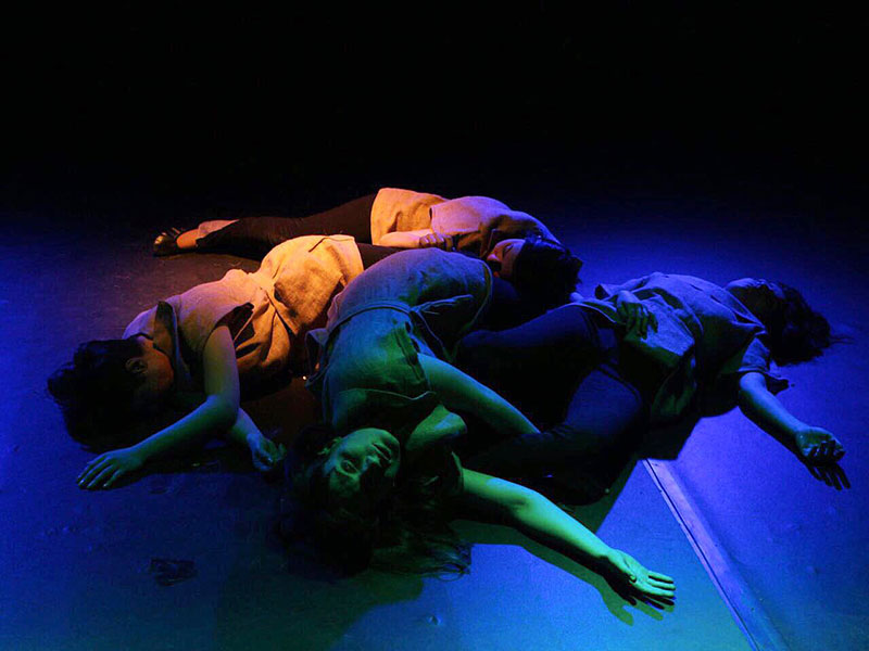 Her Yerden Çok Uzakta Galeri 6