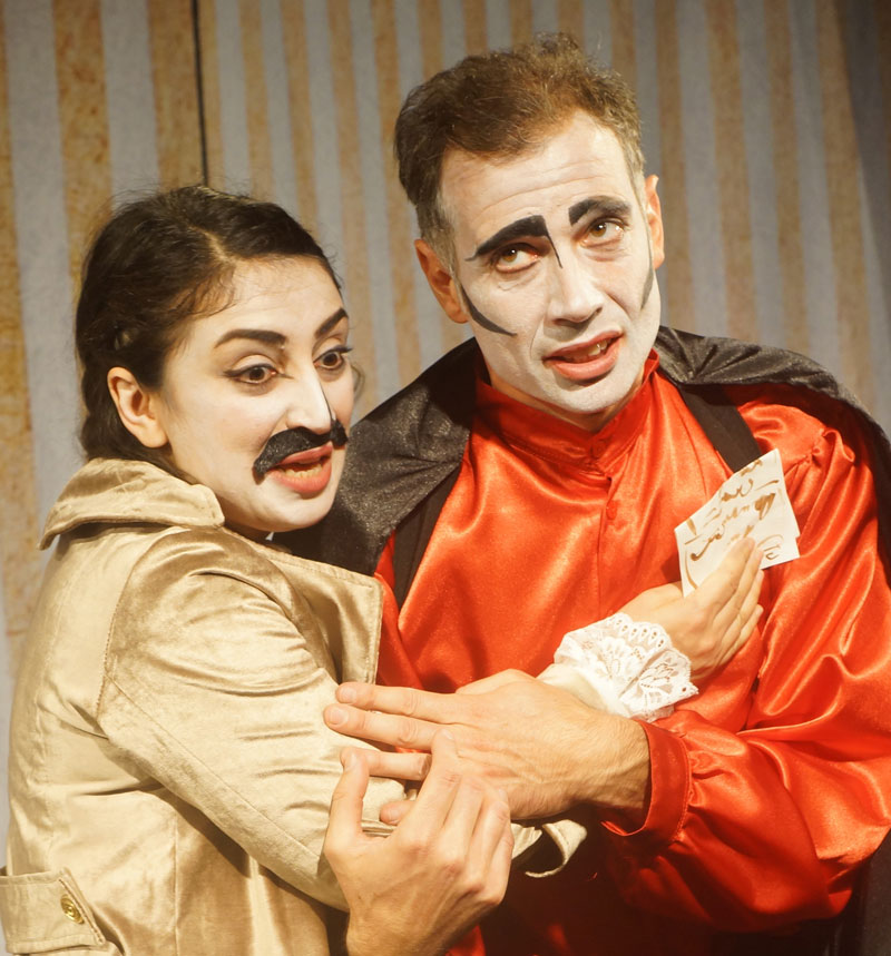 İki Efendinin Uşağı Galeri 5