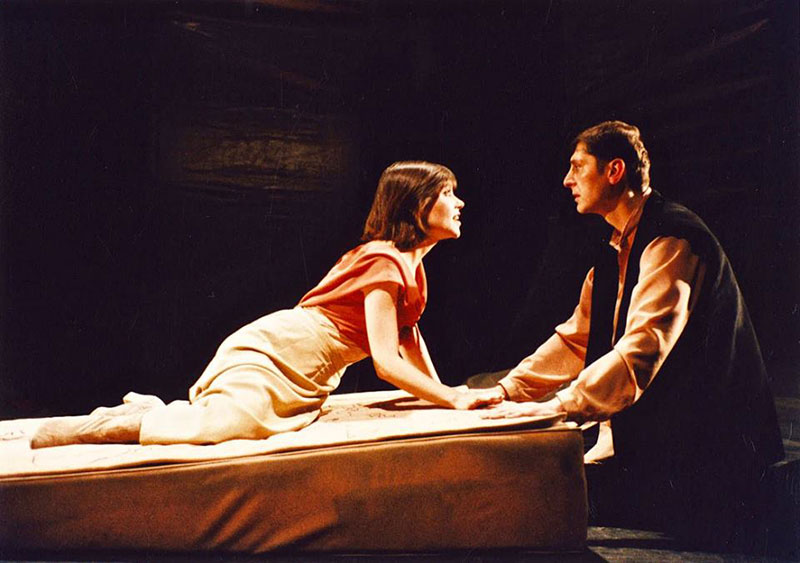 İlk Kadın Galeri 6