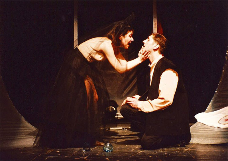 İlk Kadın Galeri 10