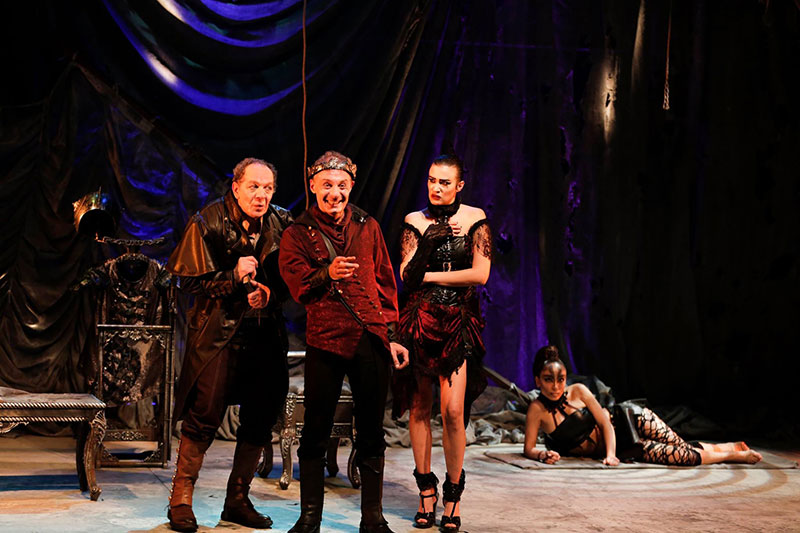 Kanlı Komedya “Caligula” Galeri 6