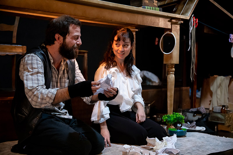 Masanın Altında Galeri 2