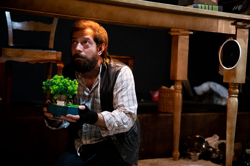 Masanın Altında Galeri 5