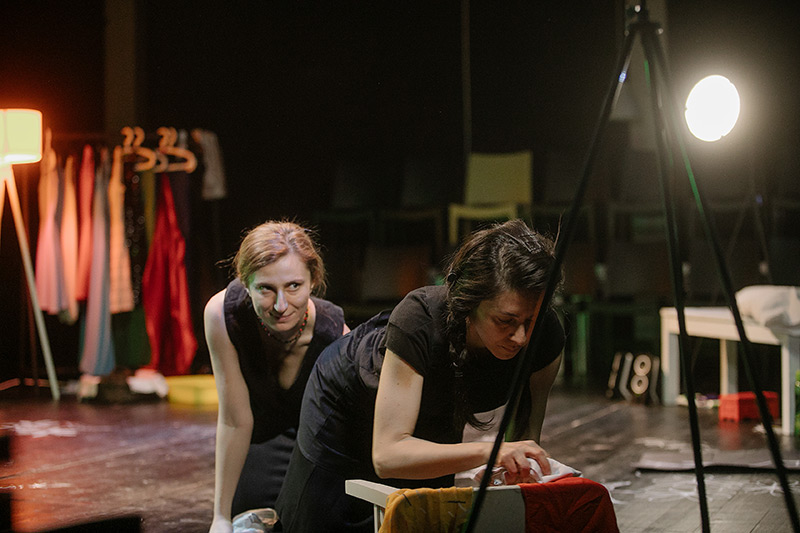 Tırnak İçinde Hizmetçiler Galeri 3